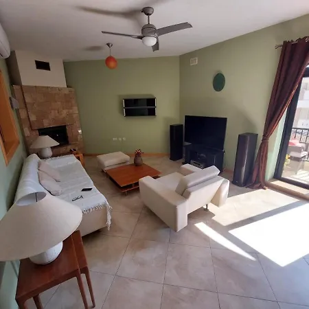 Apartment Grand & Cozy On Great Location, Is-Swieqi