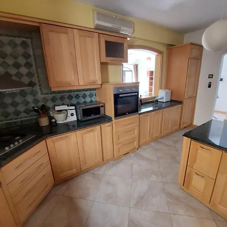 Apartamento Grand & Cozy On Great Location,